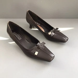 Carriage Court Becca Vintage Square Retro Kitten Bow Pumps 9.5M Stepford Wives - Picture 1 of 10