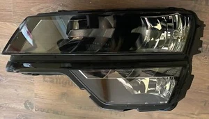 Original Varroc halogen headlamp left Skoda Karoq 57B 57B941015A - Picture 1 of 8