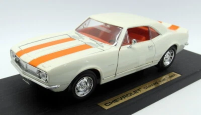 Road Signature 1/18 Scale - 92188 Chevrolet Camaro Z-28 1967 White Orange - Photo 1/4
