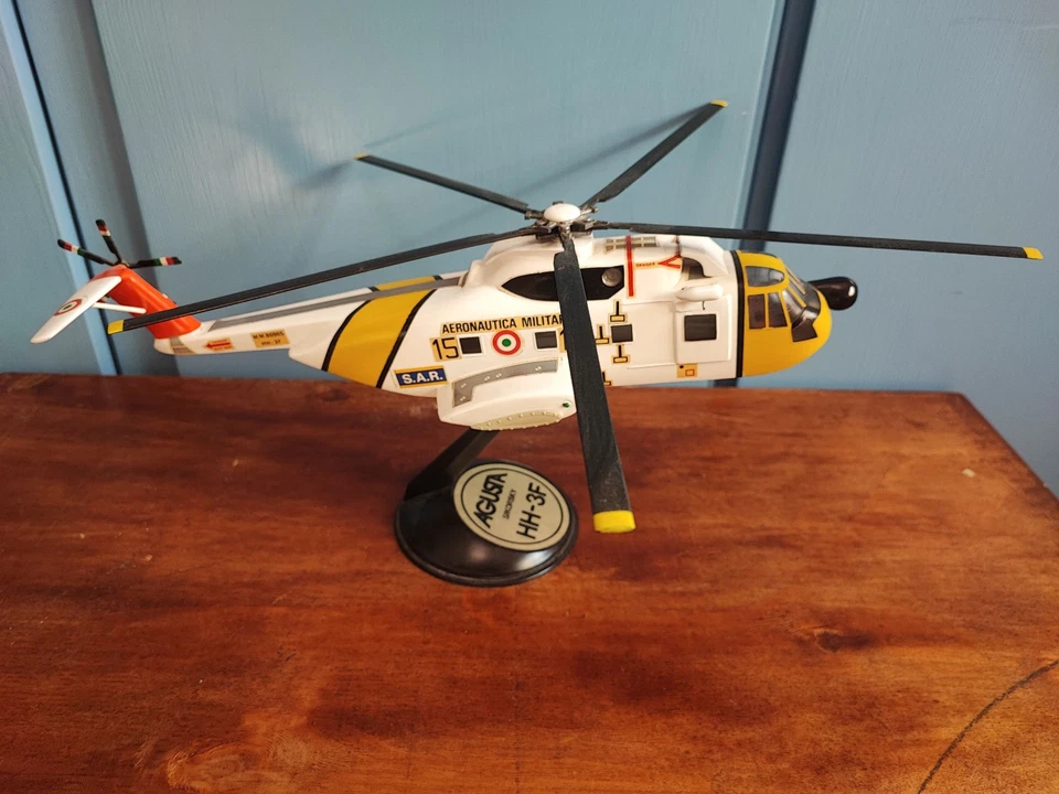 MODELLINO ELICOTTERO AGUSTA SIKORSKY HH-3F S.A.R AERONAUTICA MILITARE 38 cm 1/48 - Immagine 1 di 4