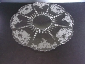 Viking New Martinsville Cake Plate Meadow Wreath Etching Clear Crystal 1926-1944 - Picture 1 of 3