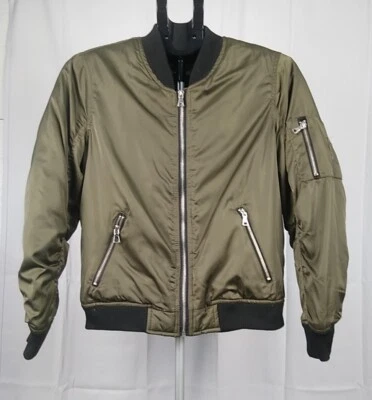 Chaqueta Bomber Charlotte Russe Mujer Verde Ejército Talla Pequeña Foto 1 de 4
