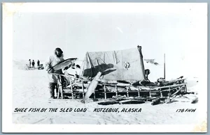 KOTZEBUE ALASKA ESKIMO SHEE FISH BY SLED LOAD VINTAGE REAL PHOTO POSTCARD RPPC - Imagen 1 de 2