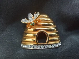 BUMBLE BEE HIVE BROOCH PIN JOAN RIVERS DESIGNER SIGNED VINTAGE RHINESTONE ESTATE - Picture 1 of 12