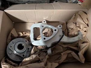 TRQ Front Right Steering Knuckle & Bearing BHA37696 - Picture 1 of 3