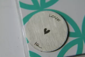 Origami Eule Living Medaillon Teller groß (neu) LOVE IS - SILBER - Bild 1 von 1