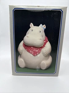 Vintage Nilpferd Nilpferd Keksdose rosa Bandana blaue Schleife - mit Originalkarton - Bild 1 von 15