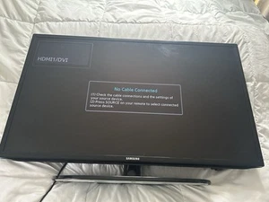 Samsung UN32EH5000F 42in 1080p HD LCD Television TV w/ Stand - TESTED- No Remote - Picture 1 of 14