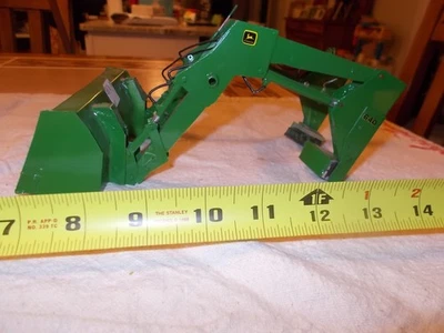 Carregador trator brinquedo agrícola réplica John Deere 640 John Deere 640 frágil arranhão doméstico construído em escala 1/16 - Imagem 1 de 4
