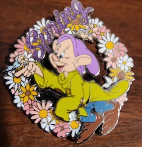 Disney Pin 00043 SNOW WHITE DWARF DOPEY & BIRD Artist Proof LE Only 25 made AP - Picture 1 of 2