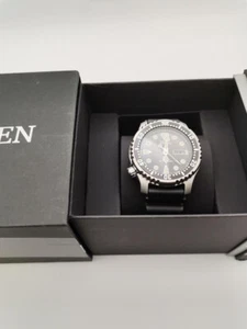 Citizen Herren Analog Automatik Uhr mit Edelstahl Armband NY0140-80EE, Schwarz - Bild 1 von 3