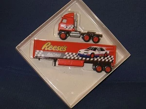WINROSS 1/64 REESES RACING TEAM TRACTOR AND TRAILER * - Picture 1 of 1