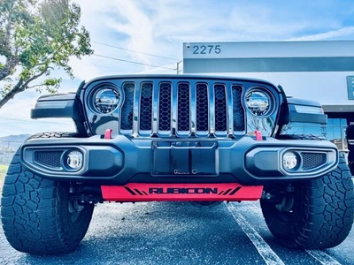 Jeep **RUBICON** Placa de deslizamiento personalizada-Wrangler 18-25 / Gladiator 20-25 - Rojo con negro Foto 1 de 4