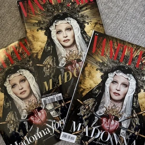 Madonna VANITY FAIR Magazine January 2023 Italy Spain France 3 copies bundle - Picture 1 of 4