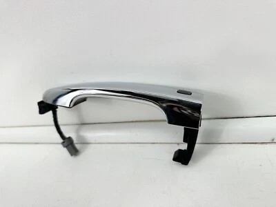 Kia Sorento 2011-13 Front Left Drivers side door handle exterior chrome OEM - Image 1 of 4