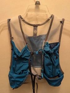 Ultimate Direction Race Vest 6.0 Hydration Vest - 6 Liter Capacity - Medium - Picture 1 of 4