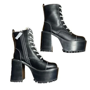 Schwarze Grunge Plateau Stiefel NEU im Karton Delia’s Dollskill beliebt 10M - Bild 1 von 14
