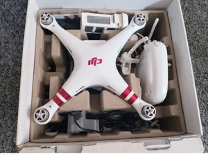 Drone DJI Phantom 3 Estándar Blanco una batería y funcionando - Imagen 1 de 8
