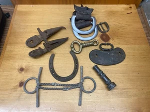 Oggetti agricoli vintage - svezzatore di vitello, Bull Snap, anelli a D Cinch, morso di cavallo e altro - Foto 1 di 6