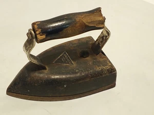 Antique Electric American Beauty Iron for Laundry Room Decoration Model 6½ B - Picture 1 of 10