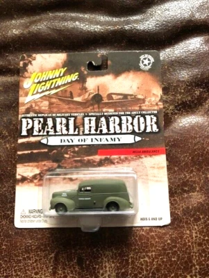 Nuevo en paquete 2012 Johnny Lightning, serie Pearl Harbor, WC 54 AMBULANCIA DÍA DE LA INFAMIA Foto 1 de 4