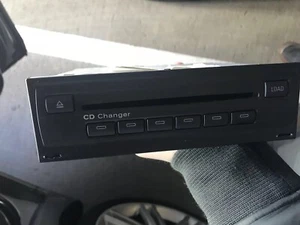 07 08 09 AUDI S8: Remote CD Player ID# 4E0910110 - Foto 1 di 10
