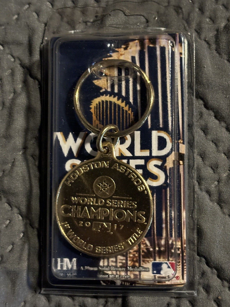 115年前のMLBキーホルダー】 1909年 銀鍍金ボール型 L0305C 115年前のMLBキーホルダー】 1909年 銀鍍金ボール型 L0305C