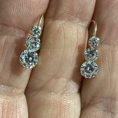 PENDIENTES ORO AMARILLO 14K PASADO PRESENTE FUTURO 3 PIEDRAS PALANCA CIRCONITA REDONDA Foto 1 de 4