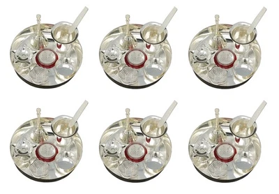 Juego Pooja Thali Plateado Pequeño 5 Pulgadas Plato Kumkum Soporte Diya Ghanti Gl... Foto 1 de 4