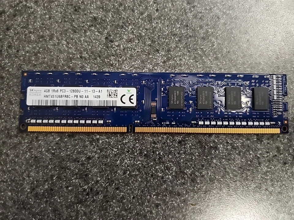 SK hynix 4GB 1Rx8 PC3-12800U-11-13-A1 DDR3-1600 HMT451U6AFR8C-PB N0 AA - Image 1 of 1