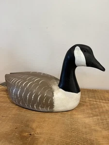 Señuelo de madera de ganso canadiense tallado y pintado a mano de 20" Canadá de colección - Imagen 1 de 5