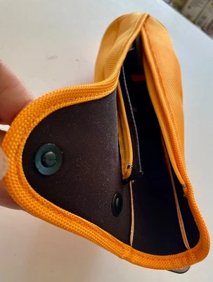 Jaqueta Veuve Clicquot Porta-Garrafa de Champanhe Koozie Brut Isolada - Imagem 1 de 3