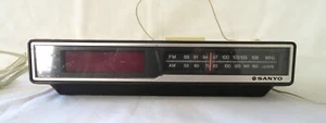 Vintage Sanyo RM 5005 Clock Radio Cream 240V Working - Picture 1 of 12