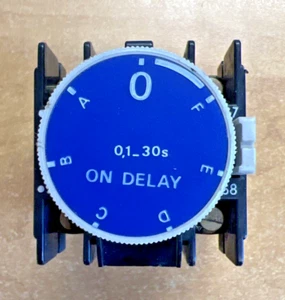 Telemecanique LA2-D22 LA2-D2 LA3-D2 On Delay Timer 0.1 - 30s - Picture 1 of 7