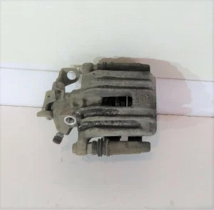 PINZA FRENO TRASERO AUDI A1 SE 2011 TDI LADO PASAJERO - Imagen 1 de 3