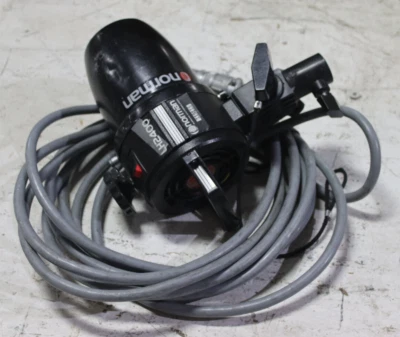 Soplador de bombilla de flash con cabezal estroboscópico Norman LH2400 y cubierta de tubo Foto 1 de 2