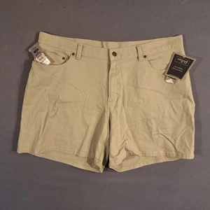 Lee Riveted Shorts Womens Size 20W Khaki 38x5.5 Zip Fly 5 Pocket NWT - Picture 1 of 18