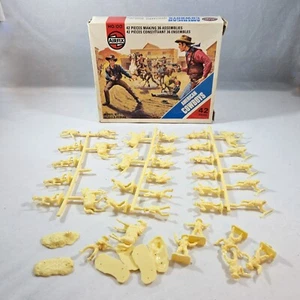 Vintage Airfix S7 American Cowboys HO OO Scale Model Train People Figures 1707-7 - Picture 1 of 8