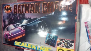 4,06 mtr. Rennbahn The BATMAN 89 Film von Scalextric,mit Original Box, 12 Fotos - Bild 1 von 12
