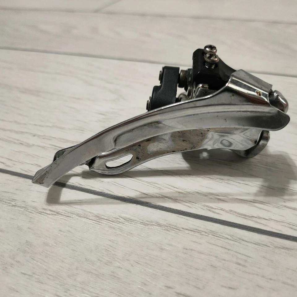 Vintage Shimano Deore XT FD-M739 Bicycle Front Derailleur Top Pull 28.6 mm Clamp - Image 1 of 4