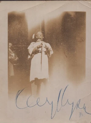 KAY KYSER - FOTOGRAFIA AUTOGRAFADA ASSINADA - Imagem 1 de 4