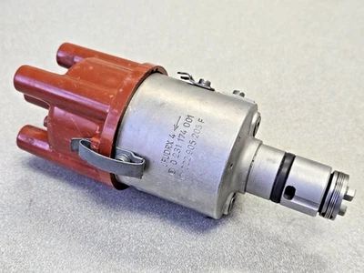 VERY NICE USED ORIGINAL BOSCH JFUDRX4 PORSCHE 914 1.7 IGNITION DISTRIBUTOR 030 - Image 1 of 4