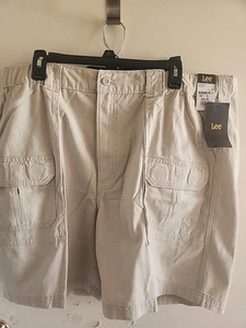 LEE Men's Cargo Shorts size 42 Khaki Regular Fit Elastic Waist 100% Cotton NWT - Picture 1 of 5