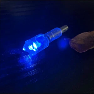 12 piezas Herramientas de Tiro con Arco LED ID6.4mm Flechas Levas Iluminadas Automáticamente Ballesta Disparo - Imagen 1 de 14