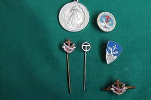 L68- LOTTO SPILLA PINS PAX ET BONUM T.O.F. -VOTIVA EX VOTO SMALTO RELIGIONE - Picture 1 of 4
