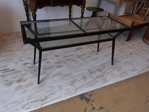 LIMPIEZA DE ALMACÉN Mesa DISEÑADOR Años 60 Hierro Forjado Vidrio Mesa de Café - Imagen 1 de 3
