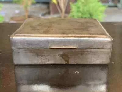 Caja de cigarrillos de plata alemana hecha a mano vintage del siglo XIX caja de tuercas de betel Foto 1 de 4