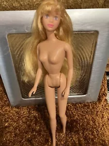 Mattel Bella addormentata nel sonno AURORA bambola nuda occhi scintillanti 1991/1996? Cina - Foto 1 di 18