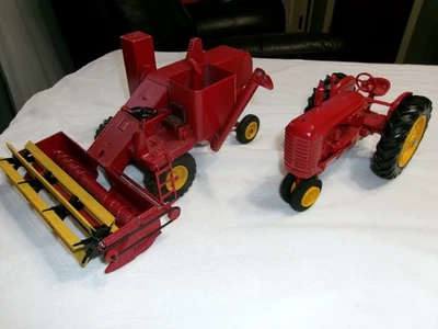 Juguete agrícola Agco Reuhl Massey Harris Ferguson 44 tractor cortapelos combinado restaurado Foto 1 de 2