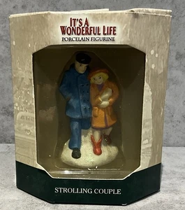 2006 Enesco It's a Wonderful Life Bedford Falls Strolling Couple - Picture 1 of 5